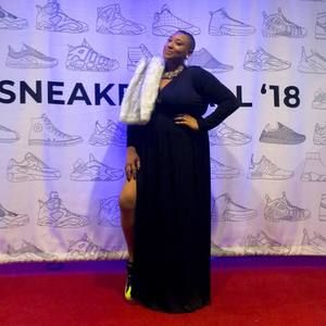 Meet your Posher, Whitney